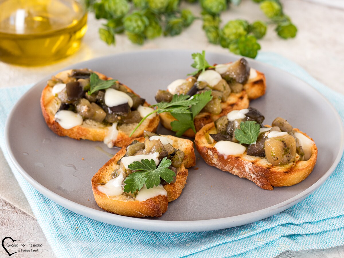 BRUSCHETTES AUX AUBERGINES
