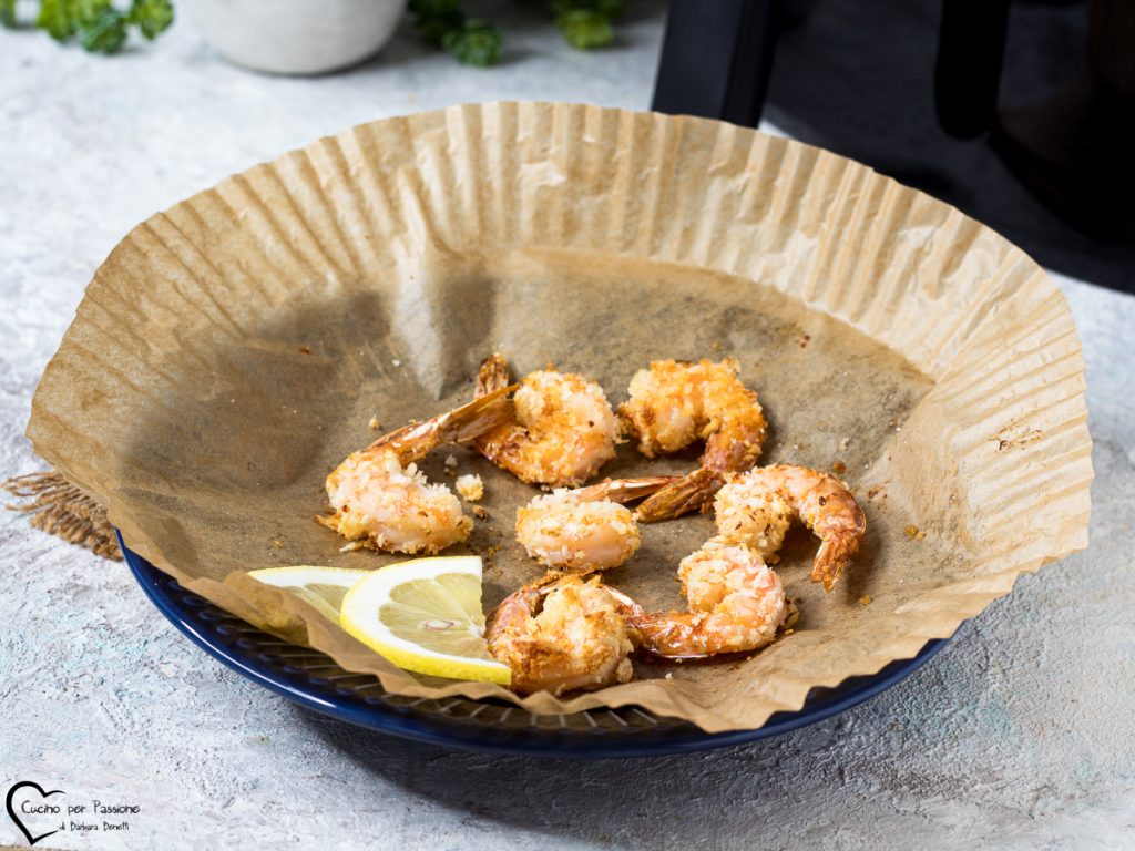 Crevettes dans une friteuse à air