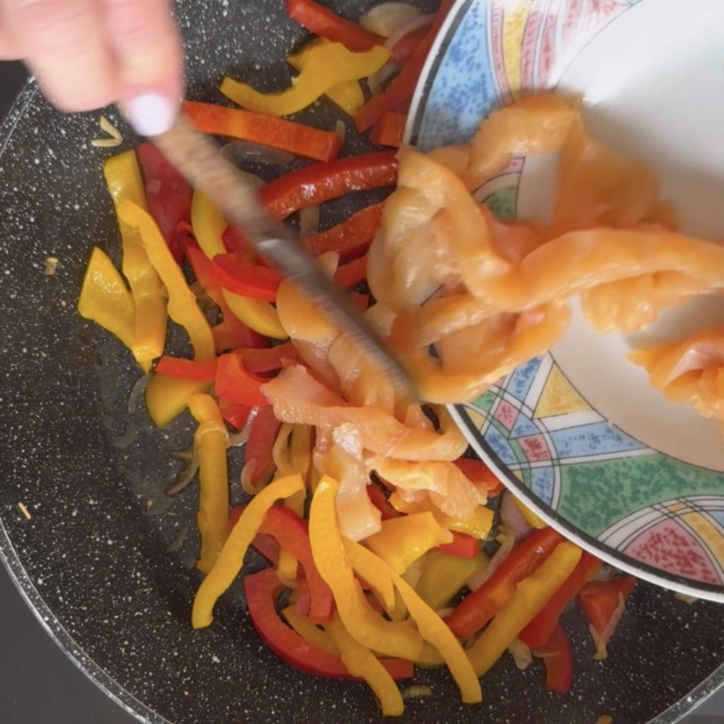 Émincés de poulet aux poivrons