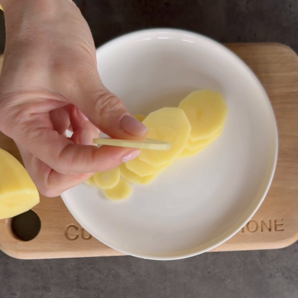 feuilleté aux pommes de terre en tranches