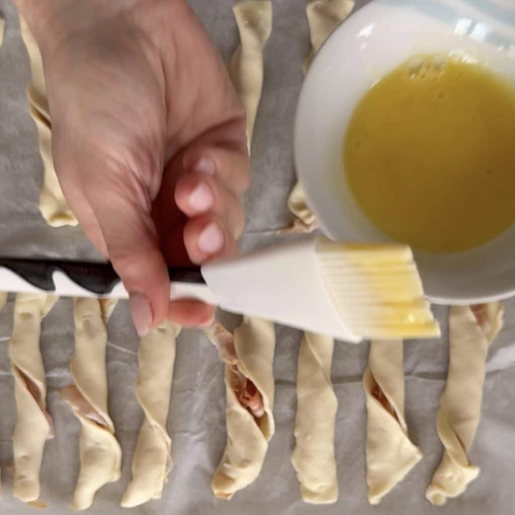 galettes à la pâte feuilletée et lard