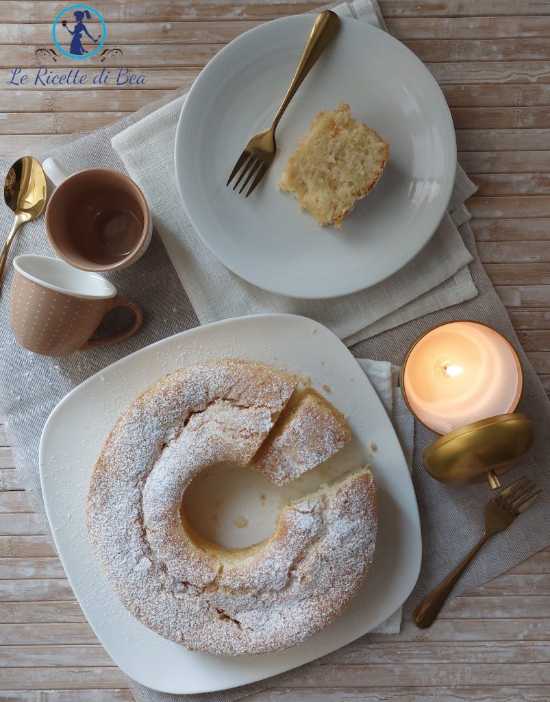 gâteau à la crème chantilly et lait dans la pâte