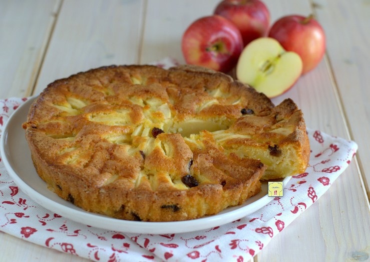 Gâteau aux pommes et raisins secs