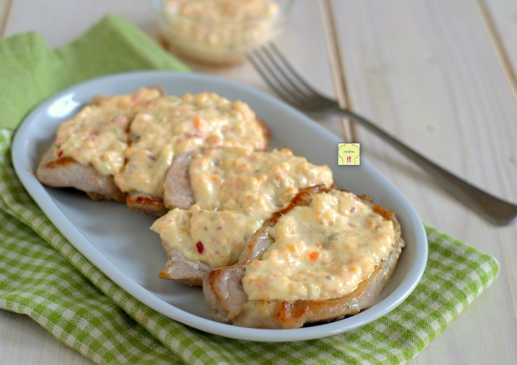 Longe de porc avec sauce savoureuse