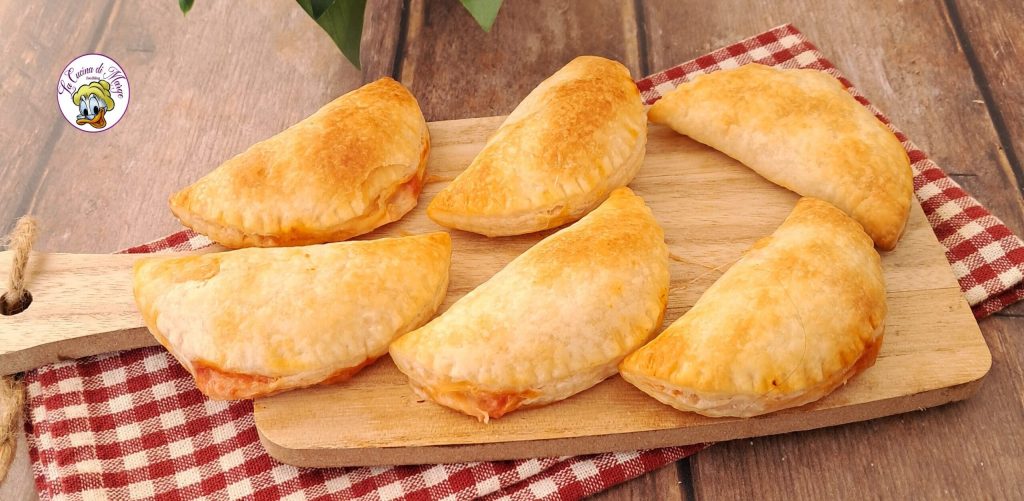 Mini calzone à la mozzarella et tomate