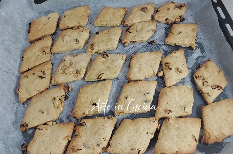 PABASSINAS biscuits sardes de Noël aux amandes et raisins secs
