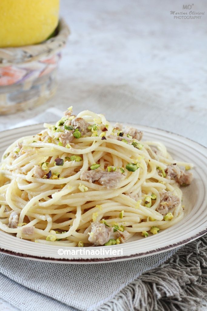 Spaghetti thon, citron et pistaches