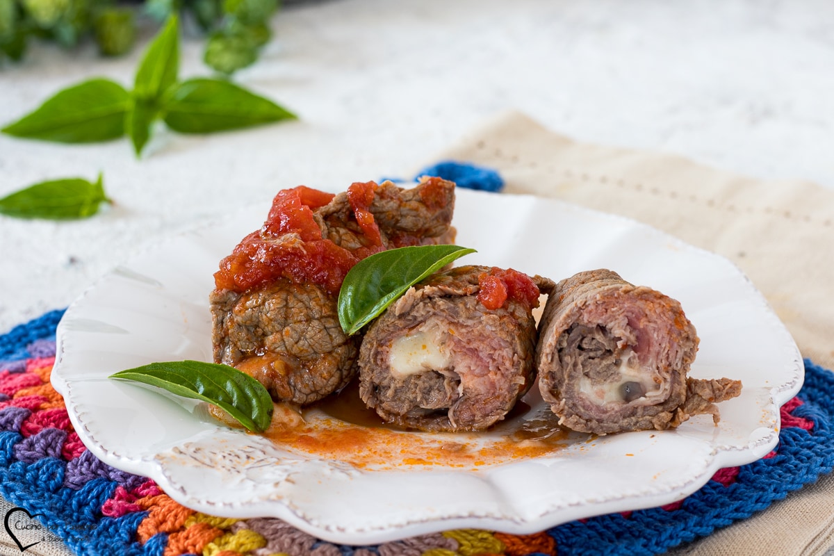 ROULÉS DE VIANDE À LA SAUCE