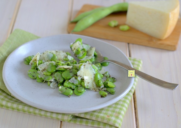 Salade de fèves et pecorino