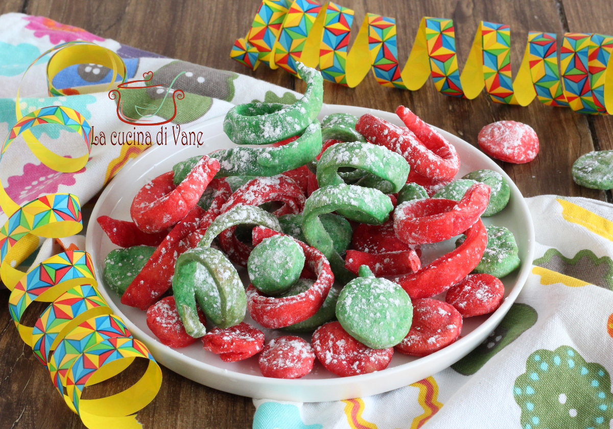 SERPENTINS ET CONFETTIS SUCRÉS DE CARNAVAL