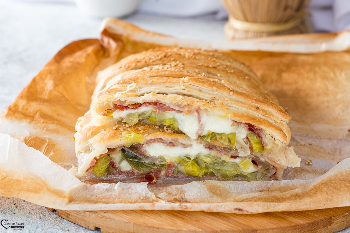 TARTE SALÉE AUX POIREAUX ET SPECK