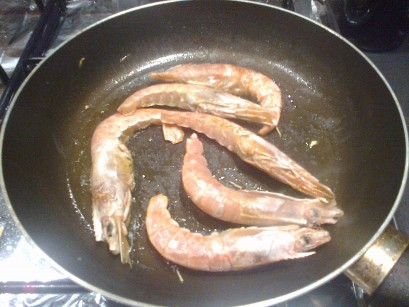 crevettes sautées et déglacées avec du vin blanc