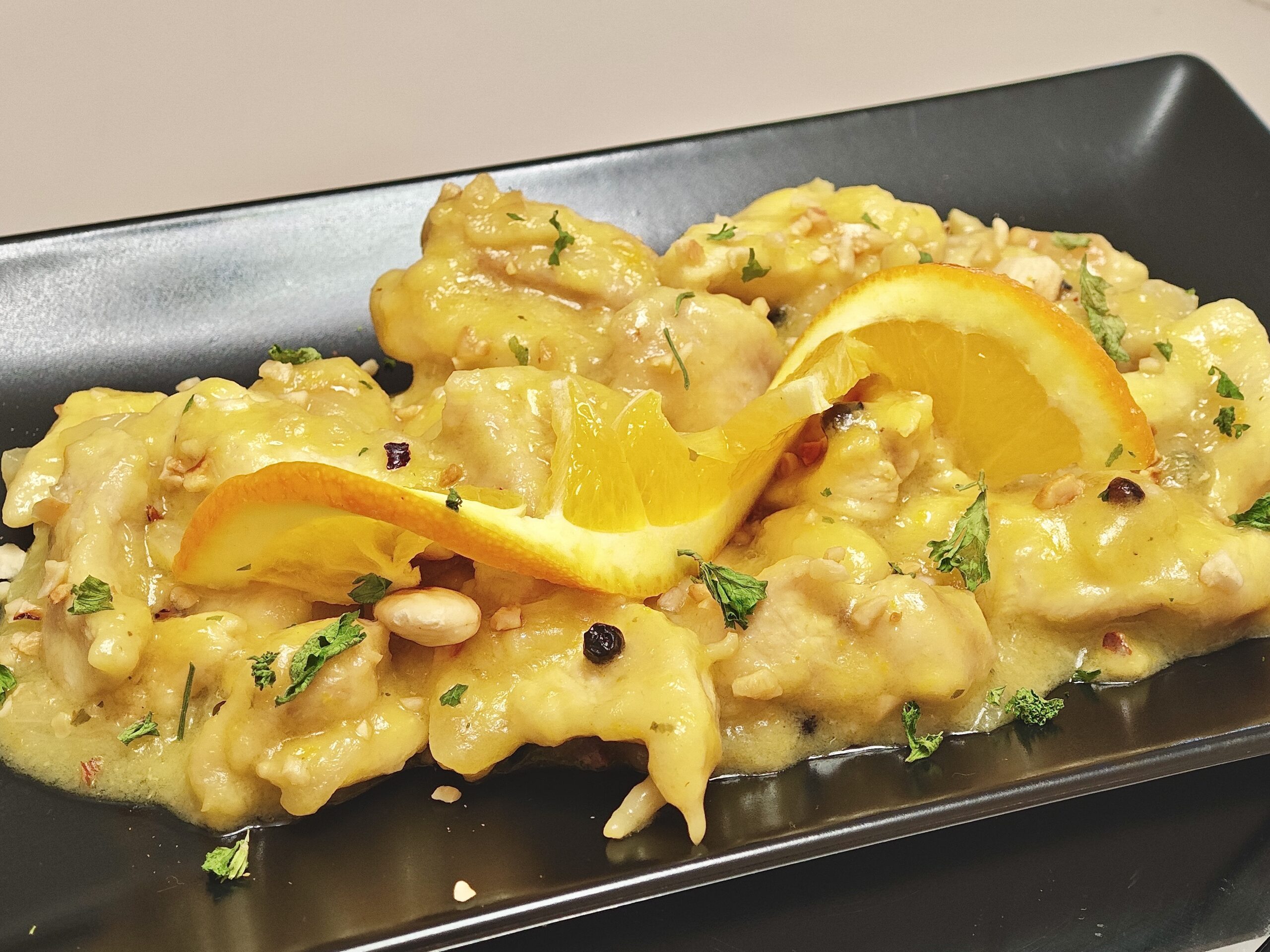 Poulet aux Oranges et Amandes