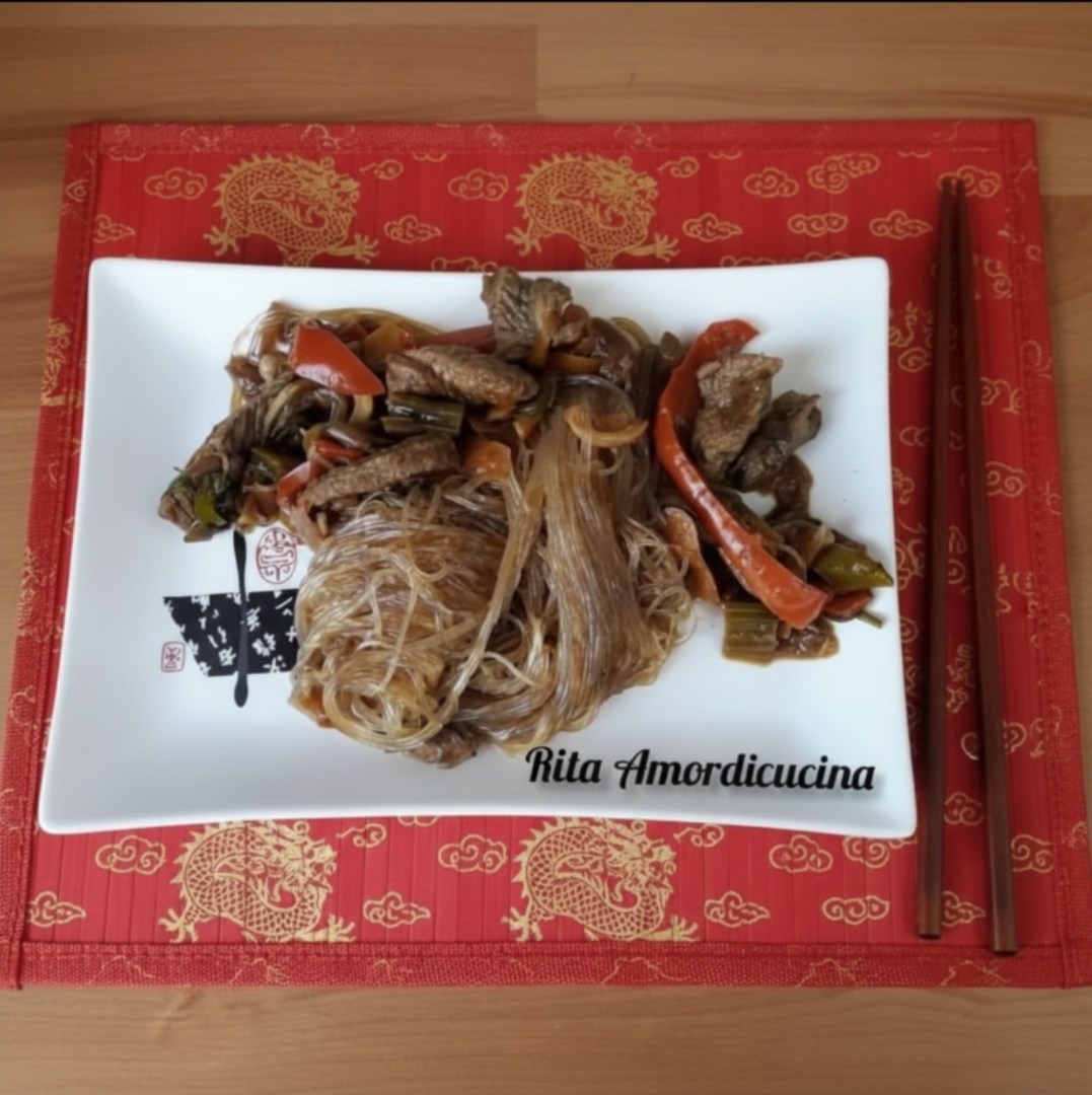 Nouilles de soja avec dinde et légumes