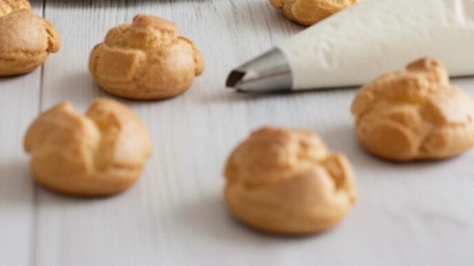 Profiterole blanc et noir au café