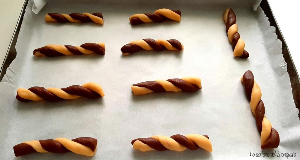 Biscuits secs bicolores