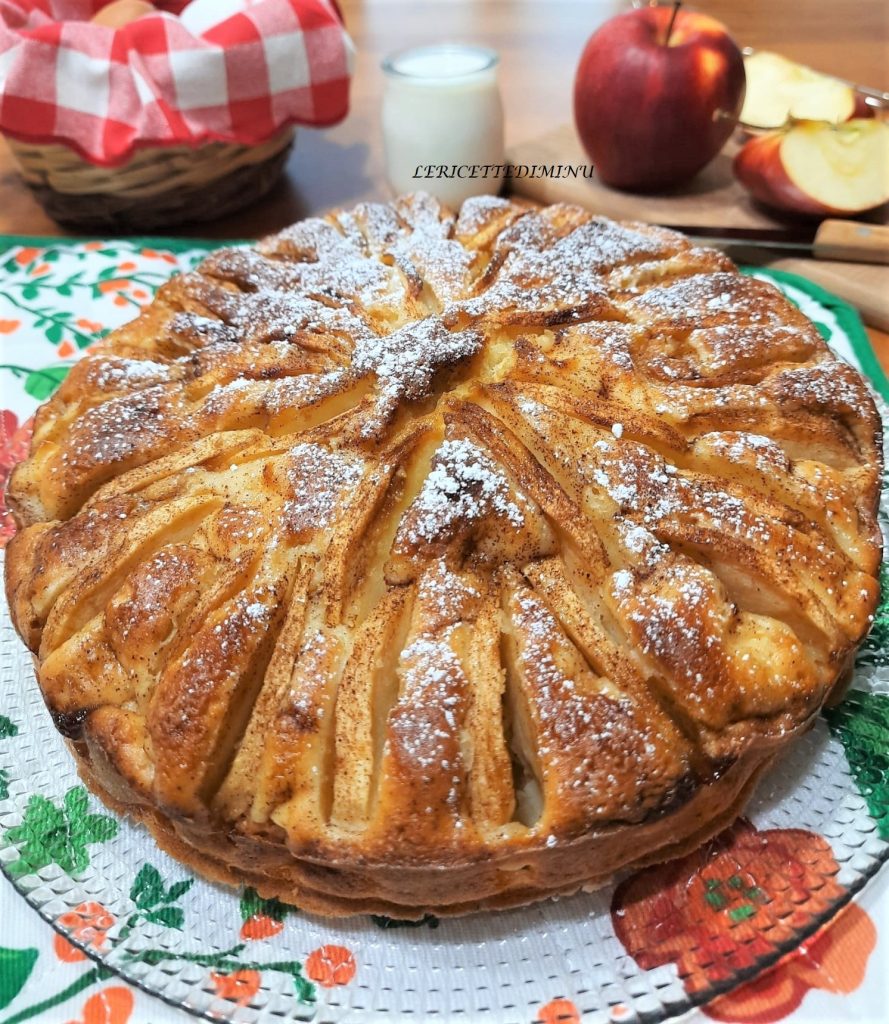 Gâteau aux pommes avec yaourt à l'abricot