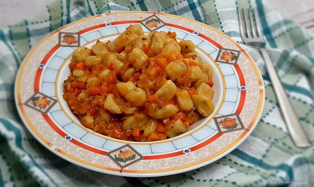 Gnocchis verts avec ragout de légumes