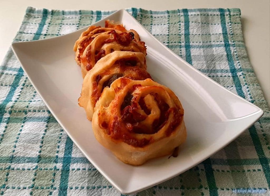 Roulés de pizza aux poivrons