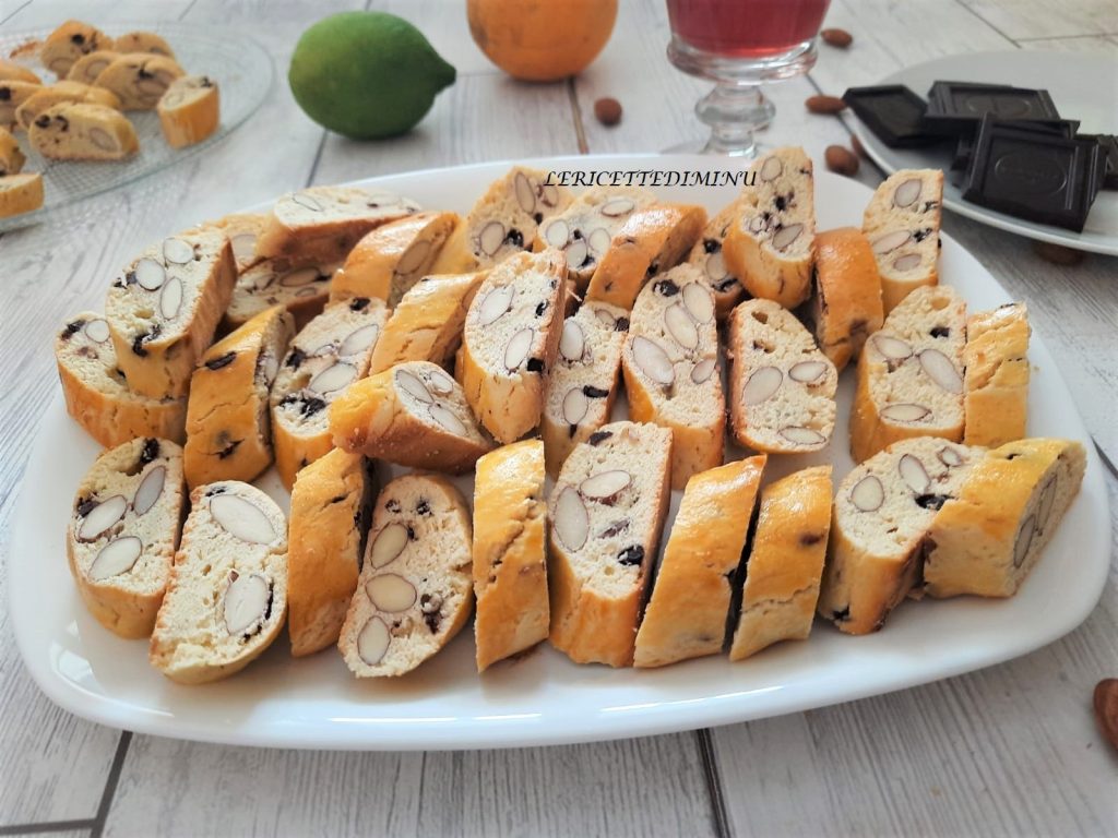 cantucci avec amandes pépites de chocolat