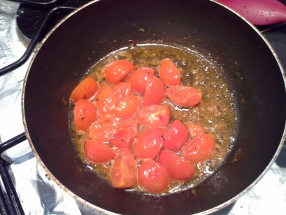 Tomates cerises sautées à la poêle