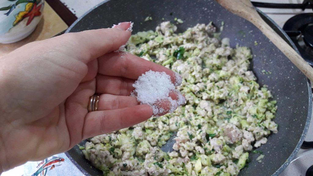 Courgettes farcies à l'espadon au four