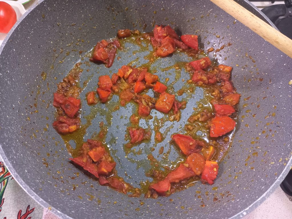 Mezze maniche avec chou-fleur et anchois