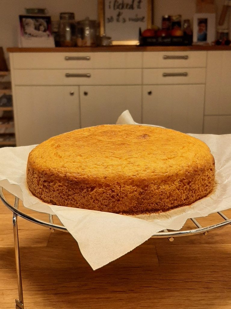 gâteau aux carottes sur grille