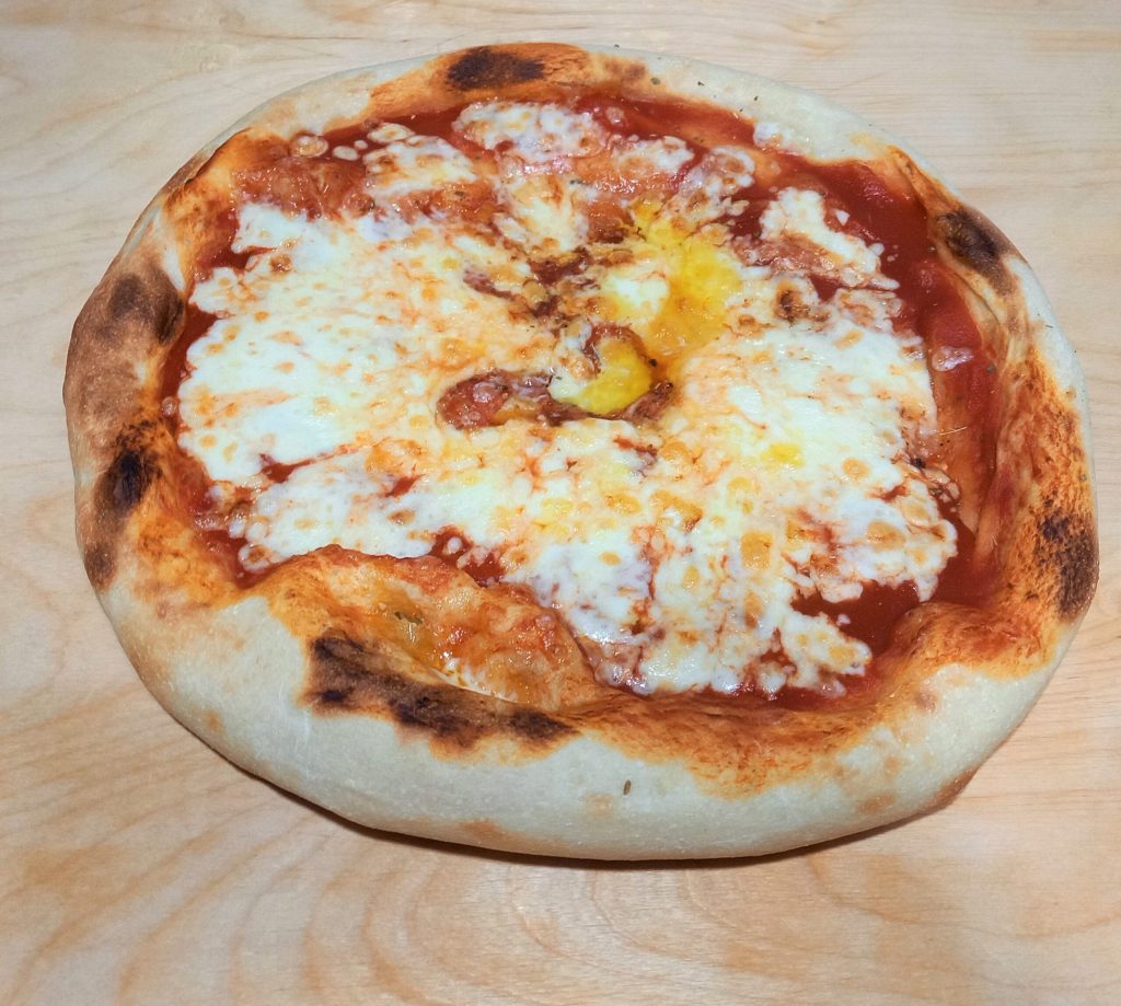 Pizza Margherita à longue levée