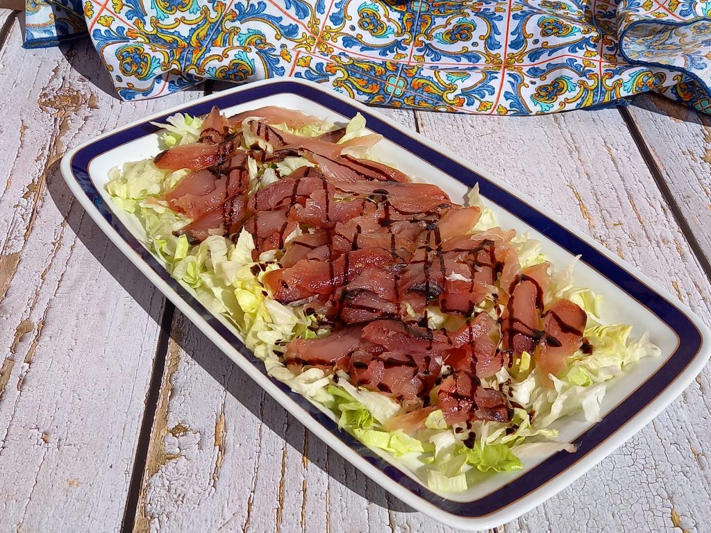 Poisson mariné au sucre et sel