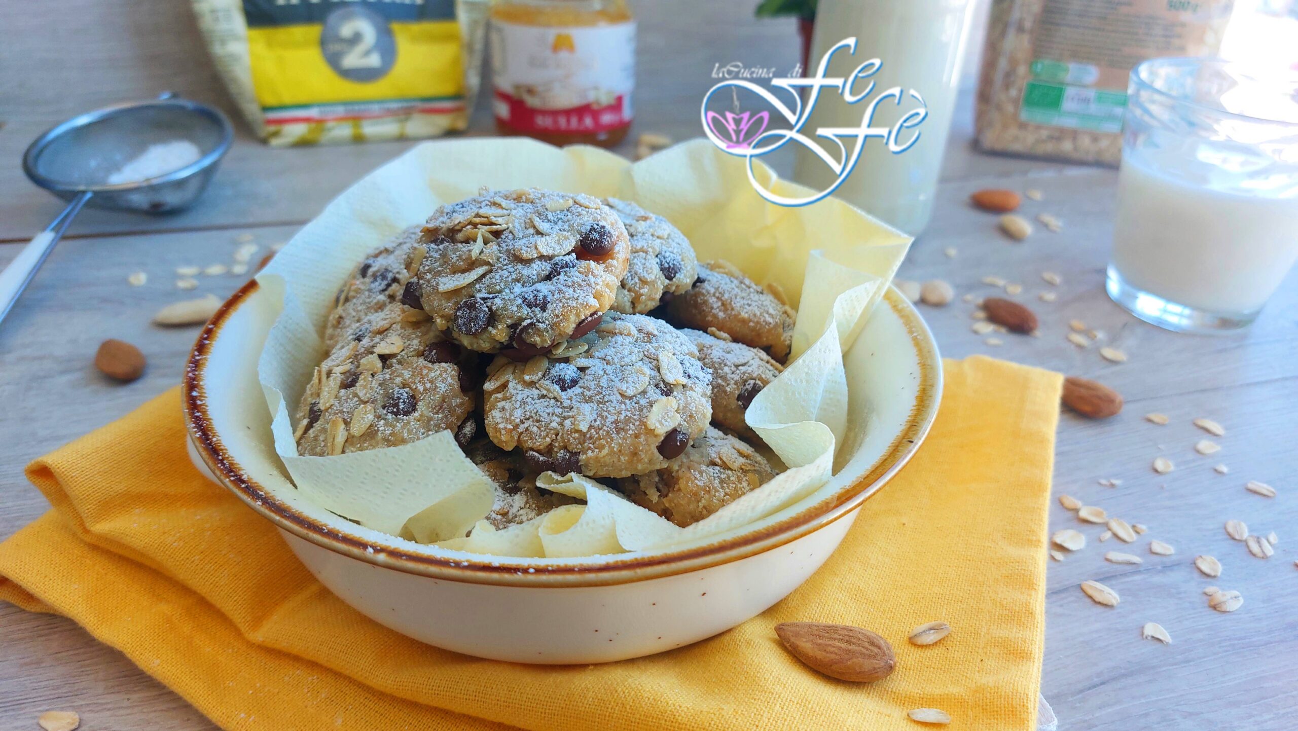 BISCUITS À L&rsquo;OKARA D&rsquo;AVOINE, MIEL ET AMANDES (Recette sans œufs)