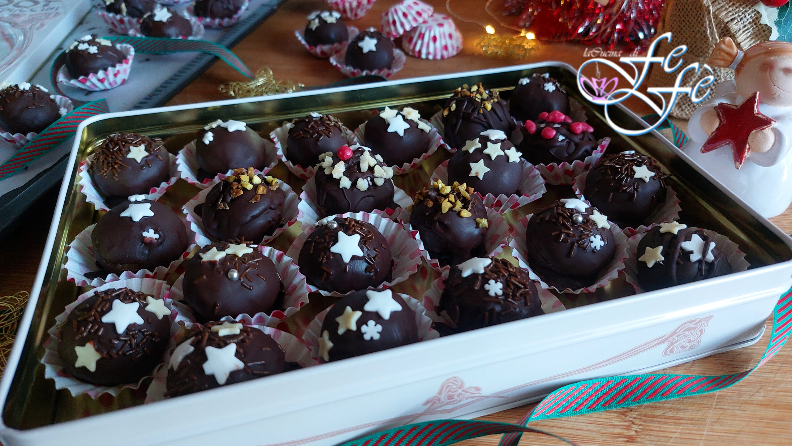 TRUFFES DE NOËL AU BEURRE DE CACAHUÈTES ET CHOCOLAT (Recette végétalienne)