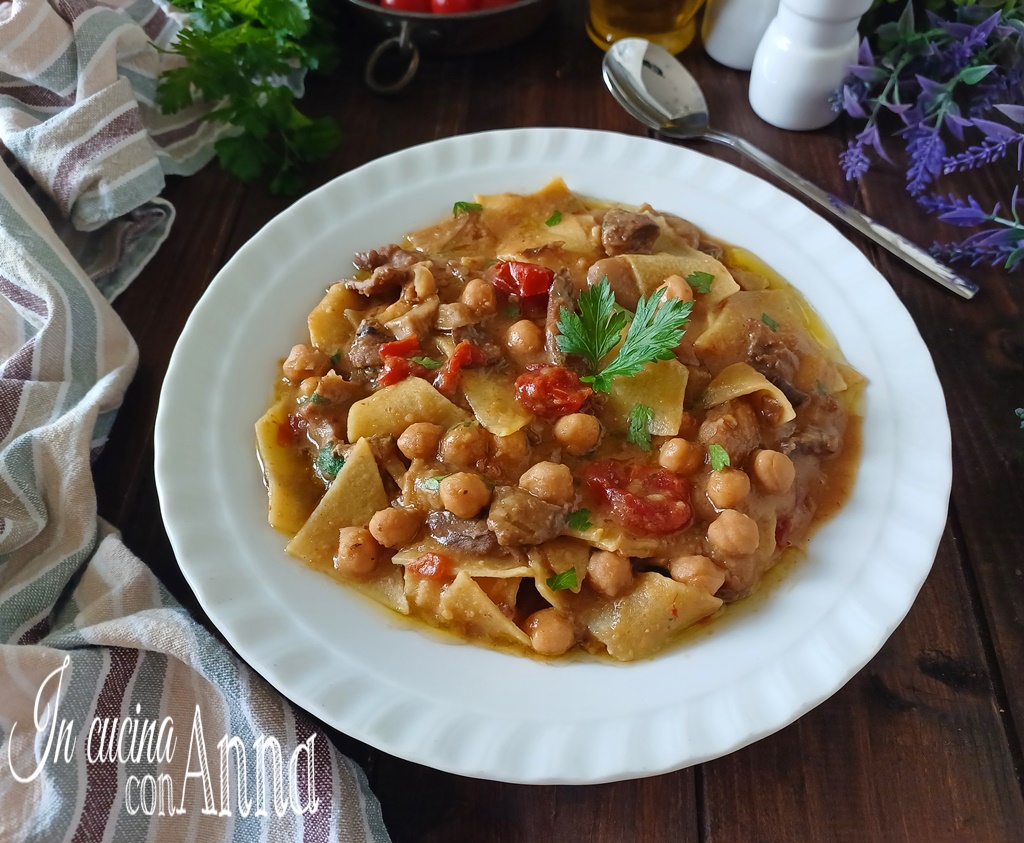 Maltagliati avec pois chiches et champignons