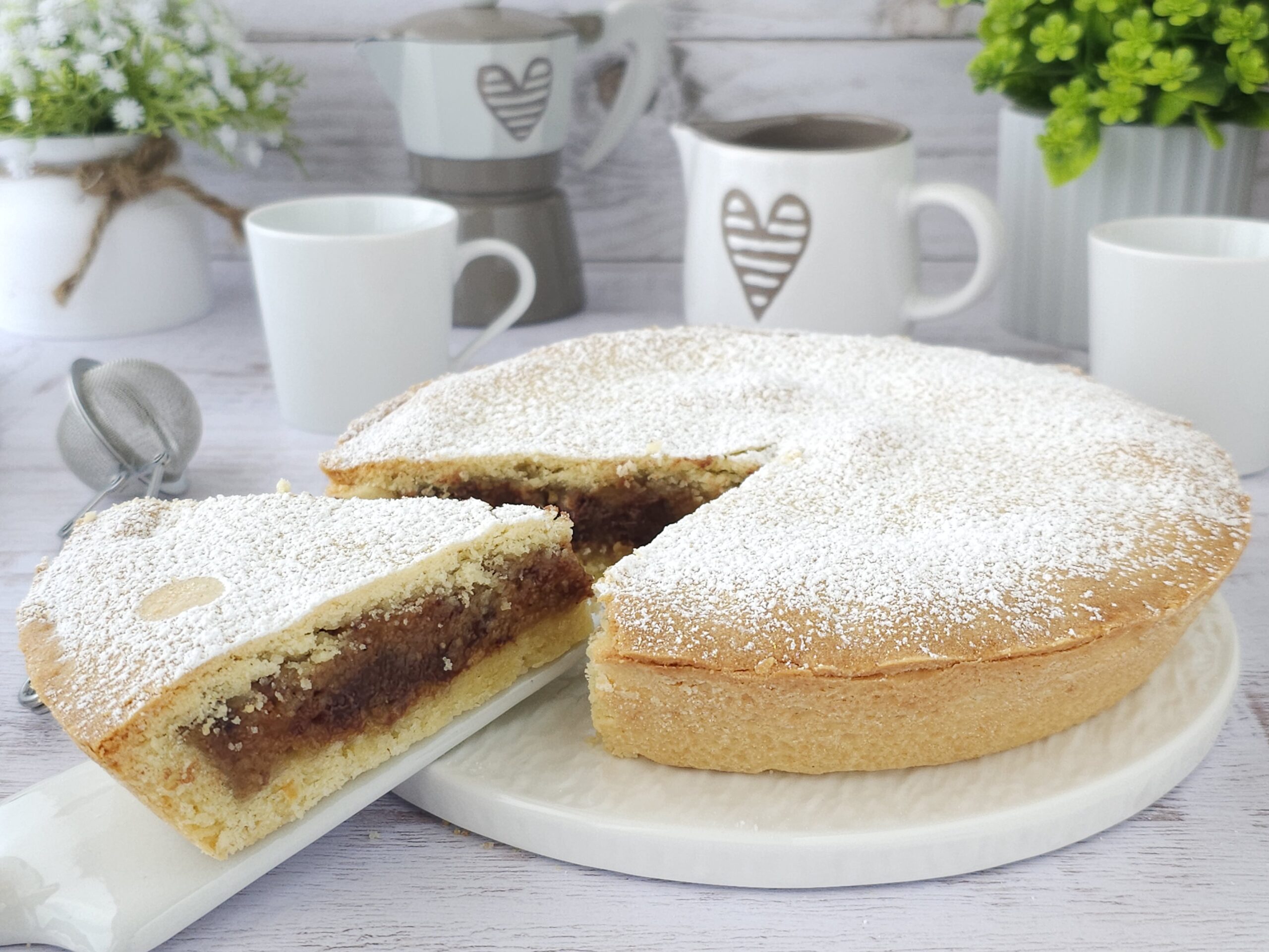 Tarte sucrée garnie de fruits secs