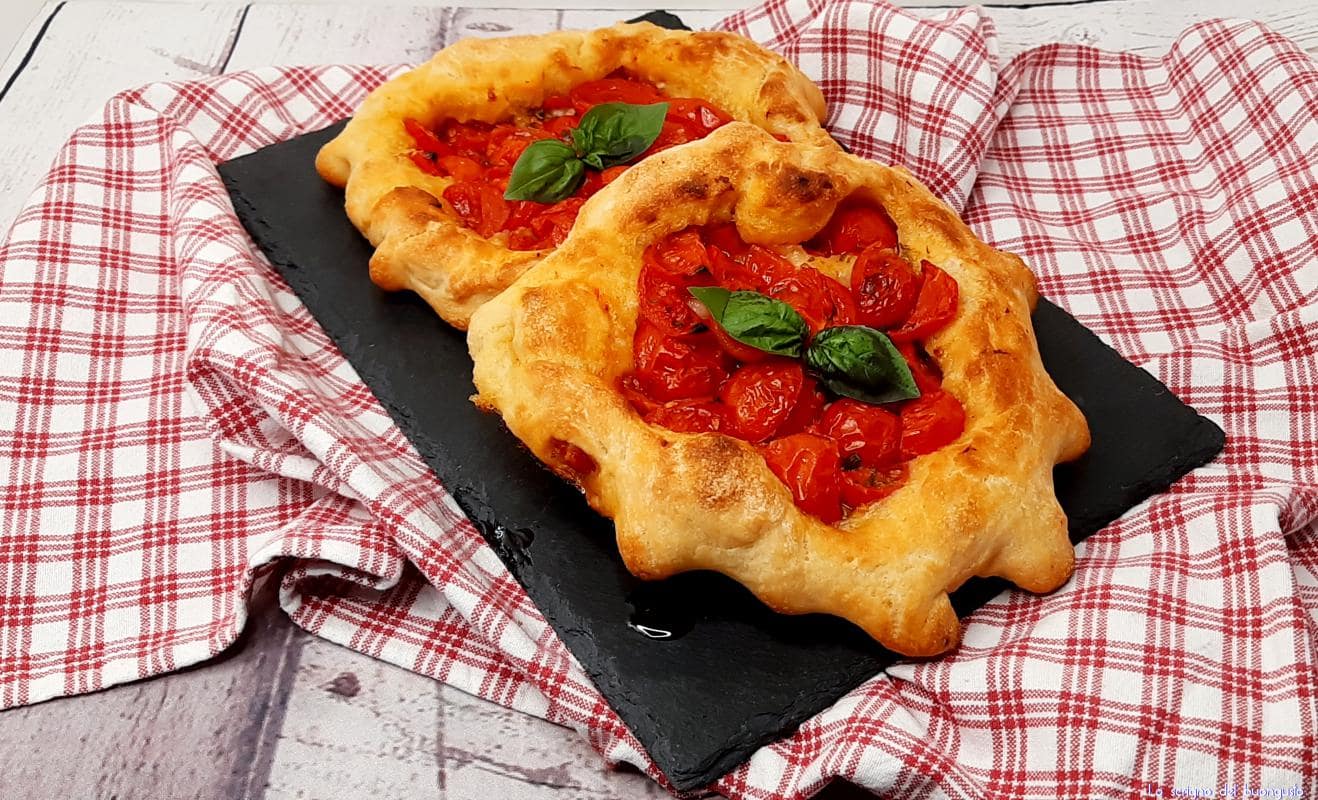 Mustazzeddu focaccia sarde à la tomate