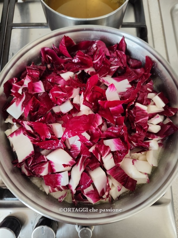 ajouter le radicchio au sauté