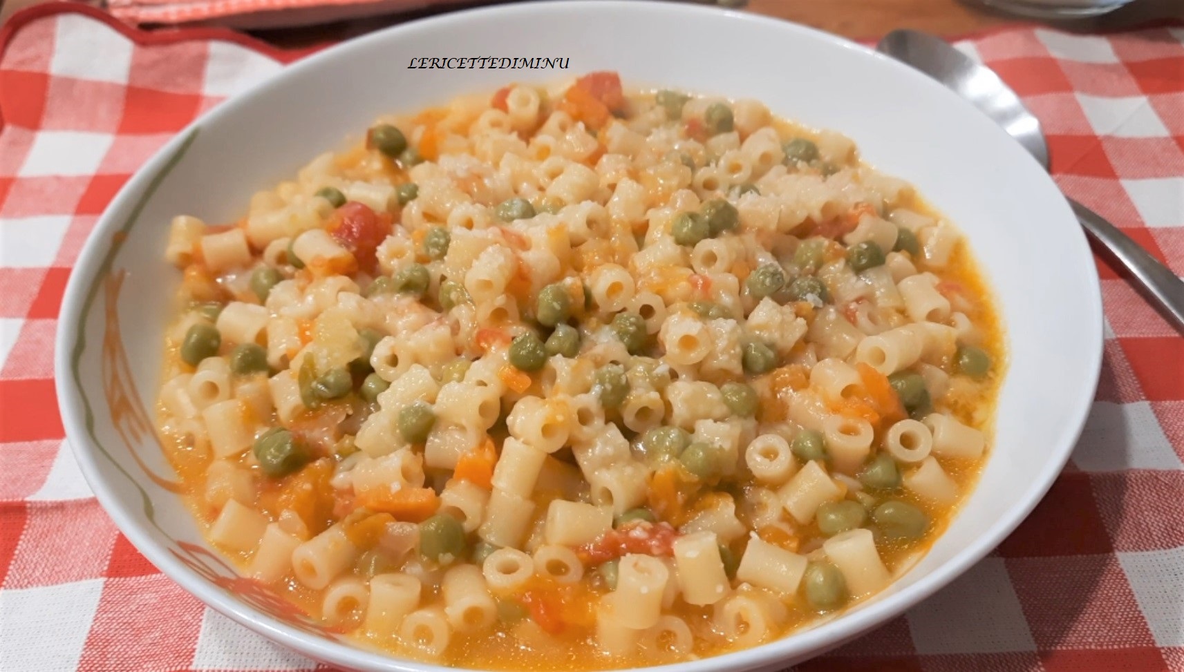 Pâtes aux petits pois, carottes et potiron