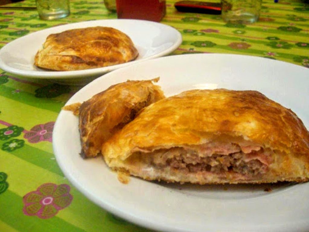 Hamburgers enrobés de pâte feuilletée