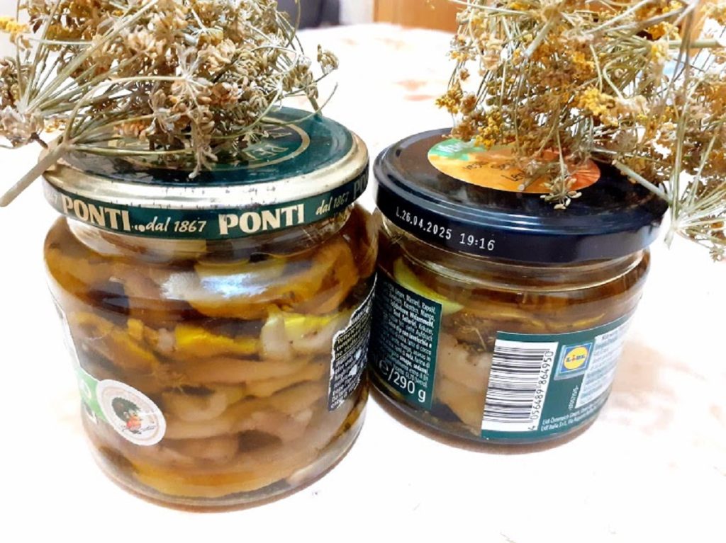 Aubergines crues à l'huile avec ail et fenouil sauvage