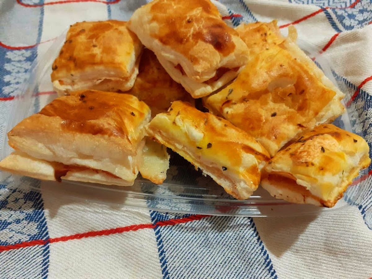 Petits feuilletés jambon et fromage rapides et faciles avec origan