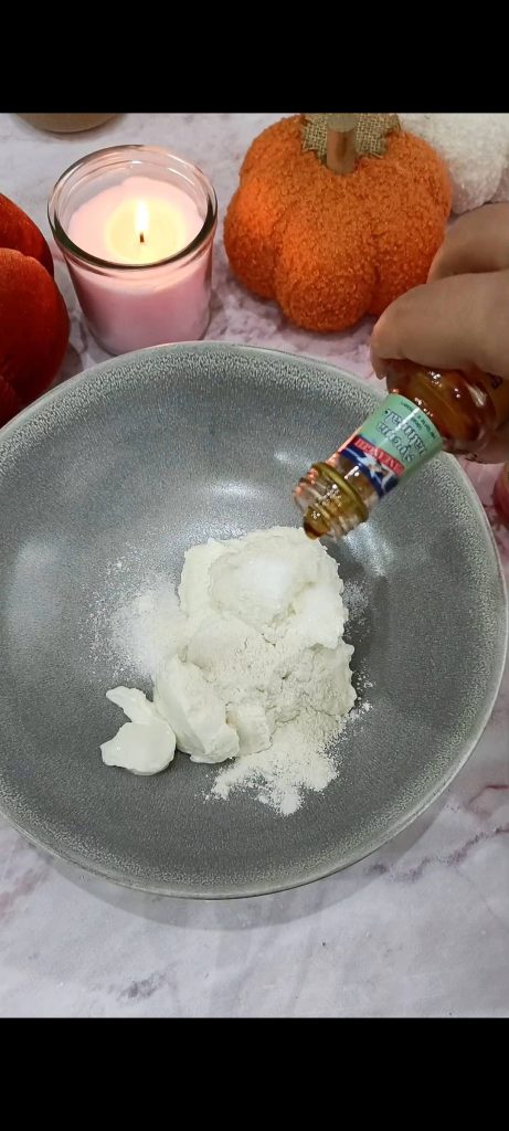 Nous travaillons le fromage avec du sucre et de la vanille