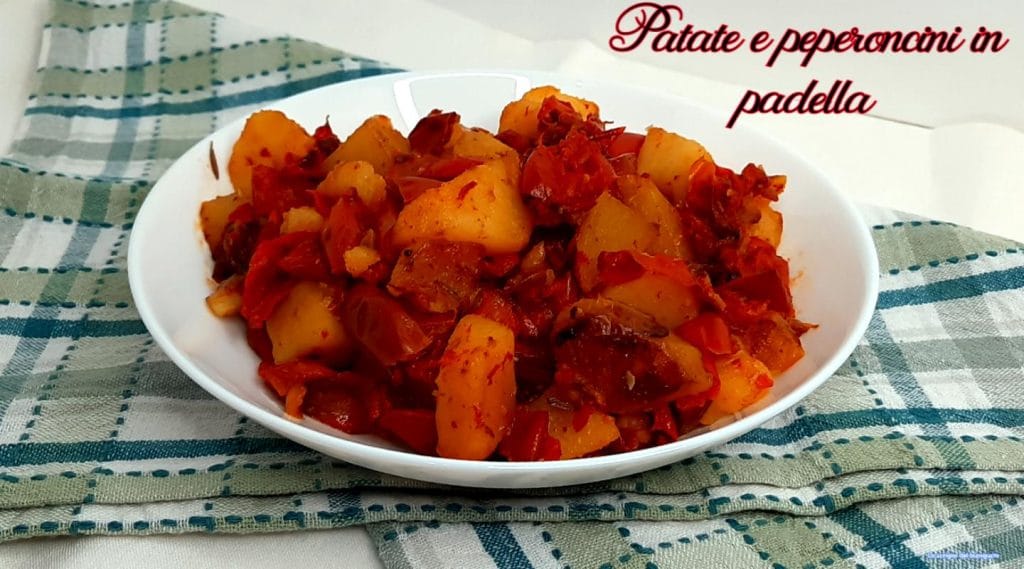 Pommes de terre et piments à la poêle