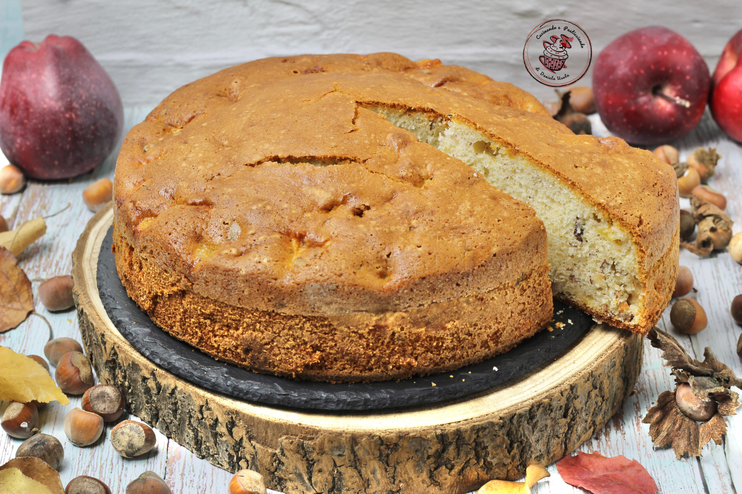 GÂTEAU D&rsquo;AUTOMNE MOELLEUX – avec pommes, poires, bananes et noisettes