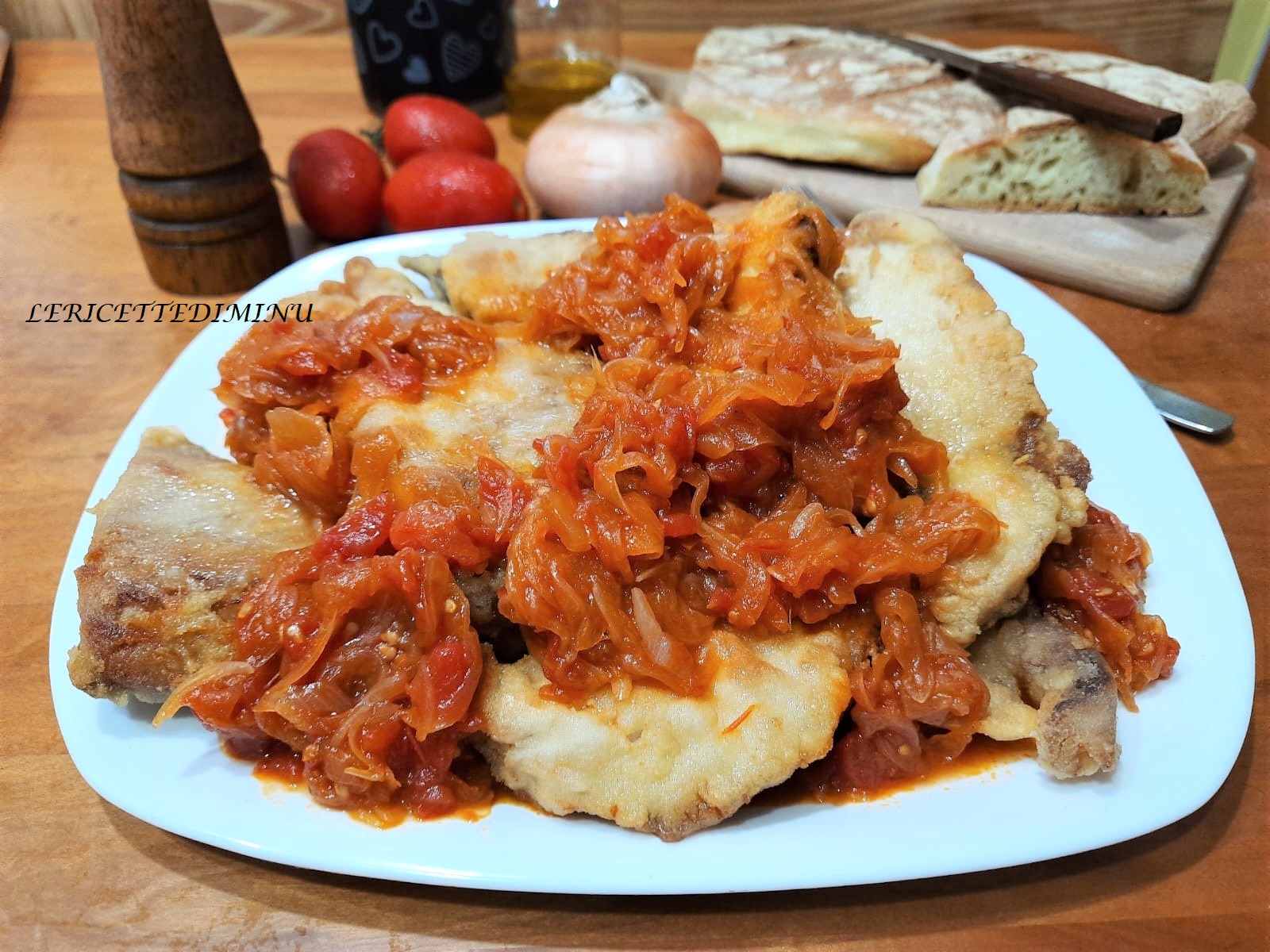 Thon avec oignon et tomate à l&rsquo;aigre-doux