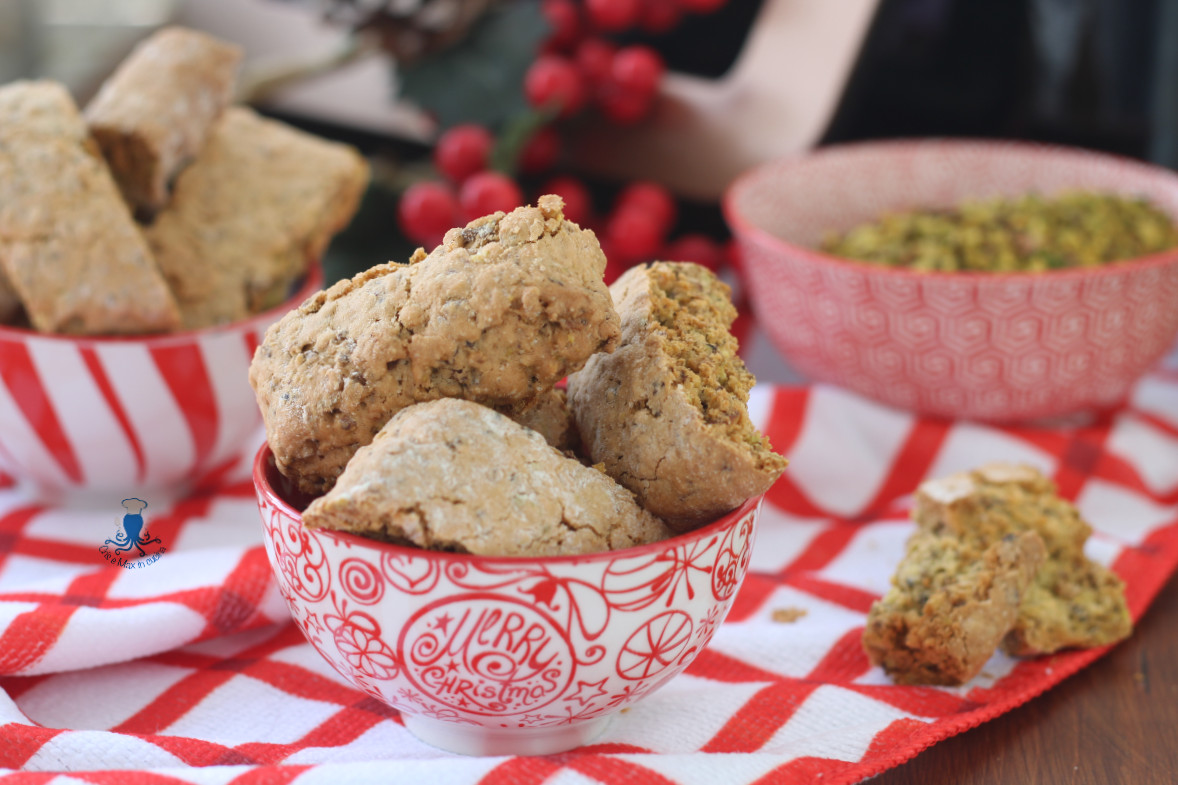 Biscuits de Noël au pistache et miel à la friteuse à air