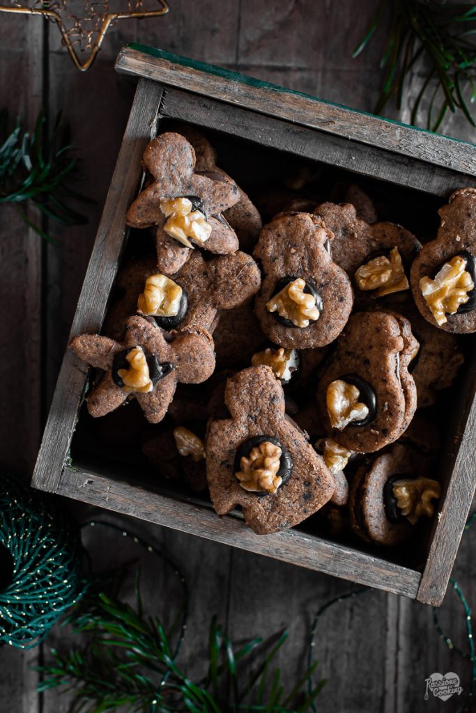 Biscuits aux noix et chocolat fourrés