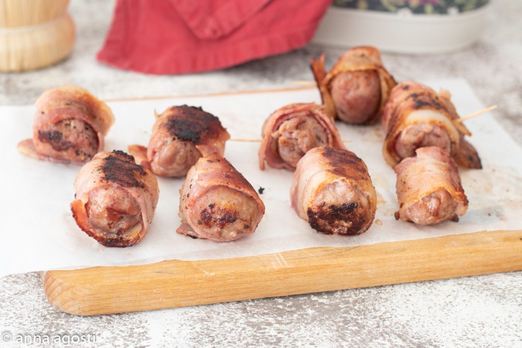 Bombes de viande avec lard