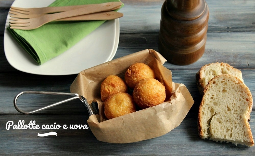 Boules de fromage et œufs