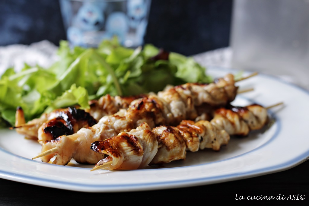 Brochettes de poulet au miel et soja