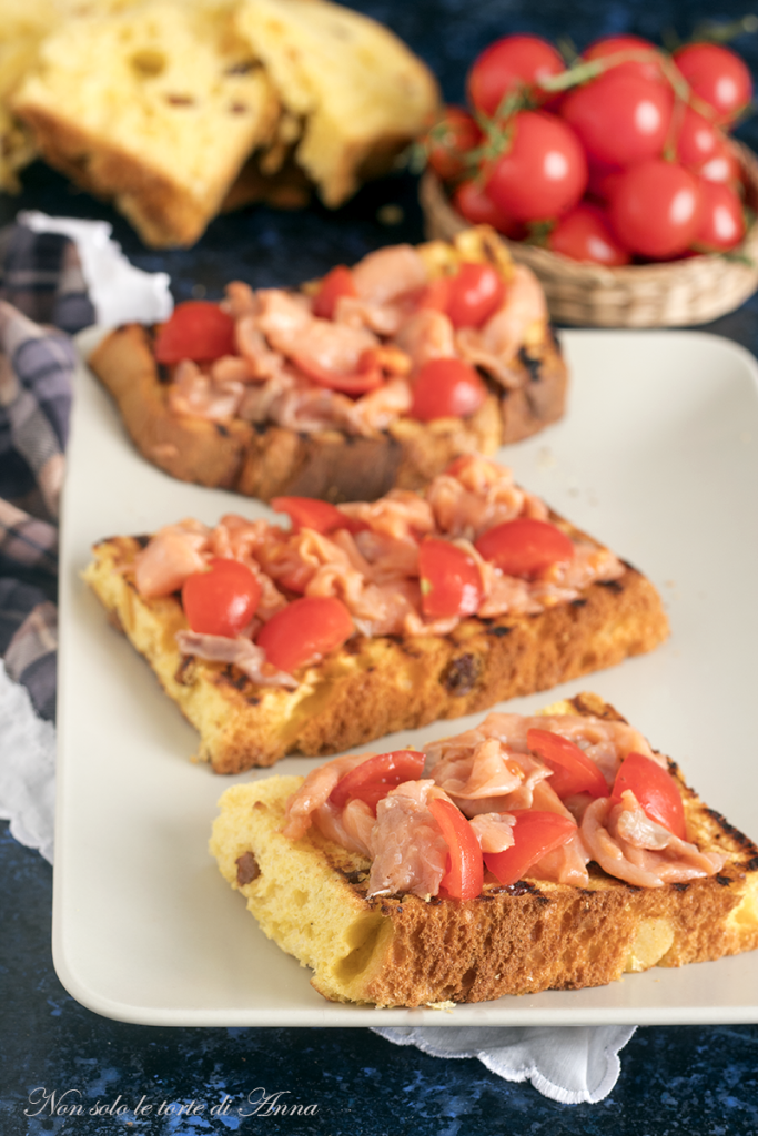 bruschetta panettone et saumon